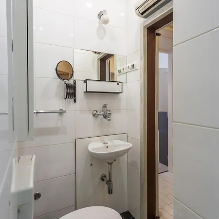 Apartment Old Town Sixteen *