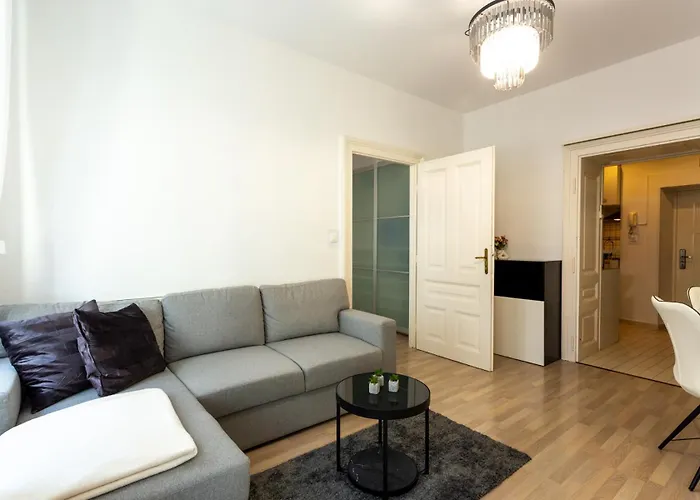 Old Town Sixteen Apartman